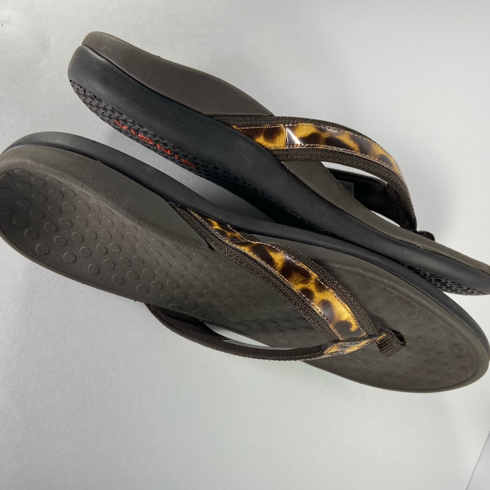 Vionic Tide II flip flops - Picture 3 of 10